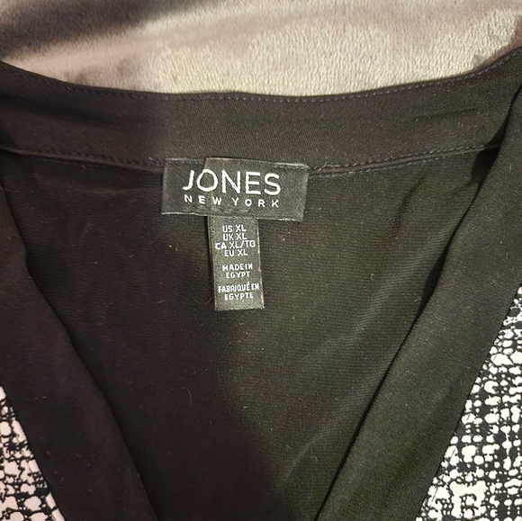 Top - Picture 2 of 3